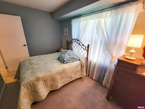 918 W 5th St, Flora, IL 62839 photo 27