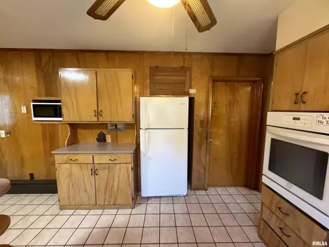 104 N Mill St, Flora, IL 62839 photo 20