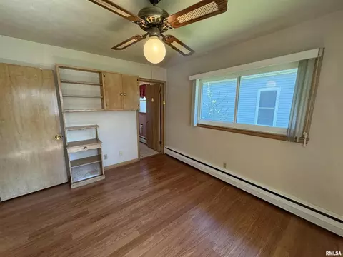 104 N Mill St, Flora, IL 62839 photo 28