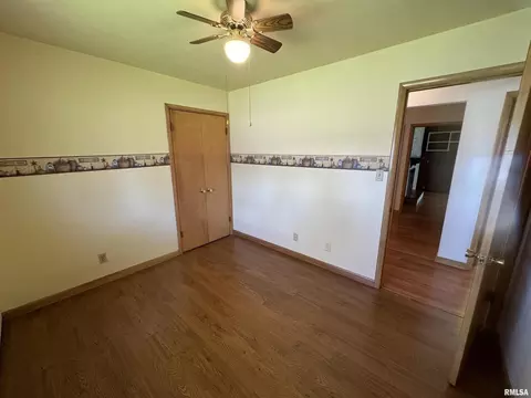 104 N Mill St, Flora, IL 62839 photo 32