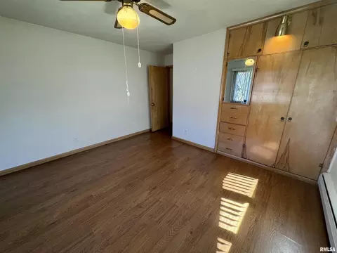104 N Mill St, Flora, IL 62839 photo 36