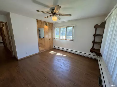104 N Mill St, Flora, IL 62839 photo 35