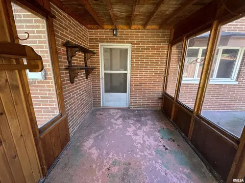 104 N Mill St, Flora, IL 62839 photo 44