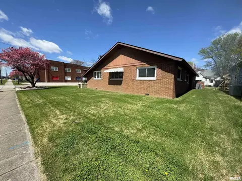 104 N Mill St, Flora, IL 62839 photo 63