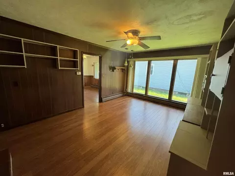 104 N Mill St, Flora, IL 62839 photo 23