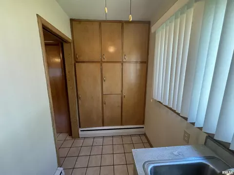 104 N Mill St, Flora, IL 62839 photo 42