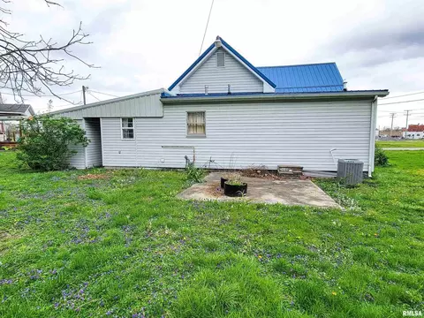 219 W South Ave, Flora, IL 62839 photo 4