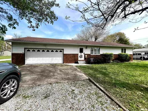 302 S Leonard, Du Quoin, IL 62832