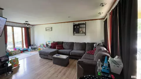 209 E Boling St, Benton, IL 62812 photo 30