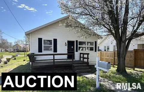 403 E Cedar Ave, Du Quoin, IL 62832
