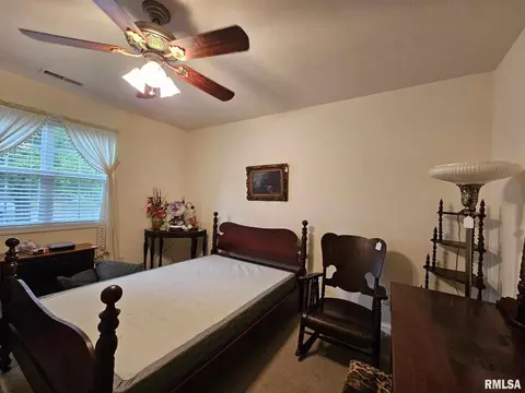 623 Lake Harbor Dr, Marion, IL 62959 photo 24