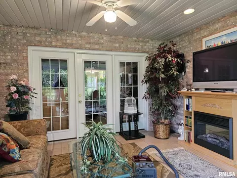 623 Lake Harbor Dr, Marion, IL 62959 photo 16