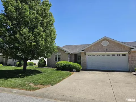 623 Lake Harbor Dr, Marion, IL 62959