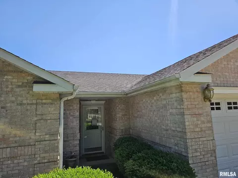 623 Lake Harbor Dr, Marion, IL 62959 photo 2