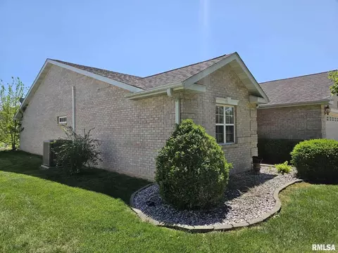 623 Lake Harbor Dr, Marion, IL 62959 photo 3
