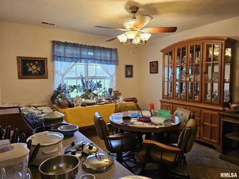 623 Lake Harbor Dr, Marion, IL 62959 photo 9