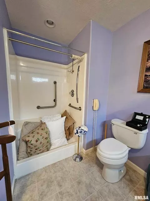 623 Lake Harbor Dr, Marion, IL 62959 photo 21
