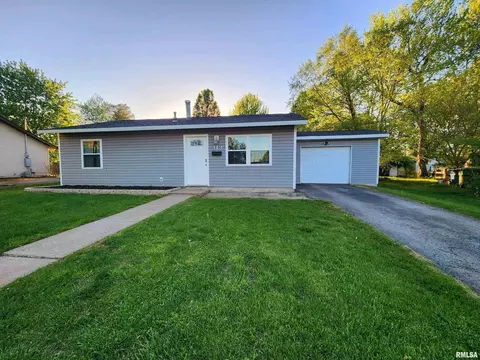 313 Spruce Dr, Mount Vernon, IL 62864