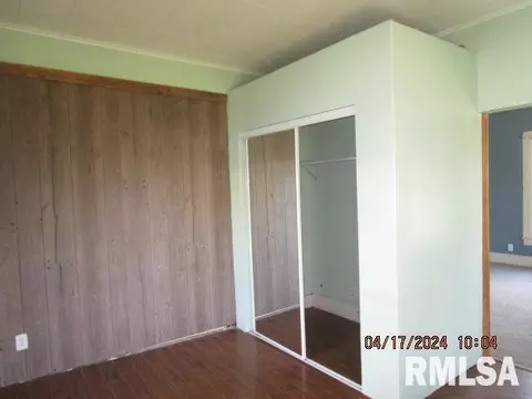 210 W Ray St, Christopher, IL 62822 photo 4