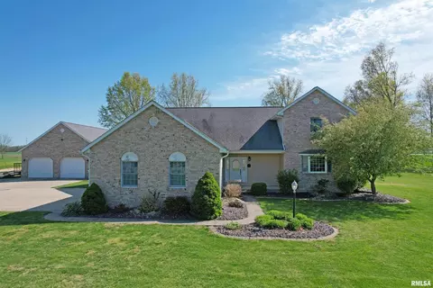 211 Oak St, Damiansville, IL 62215