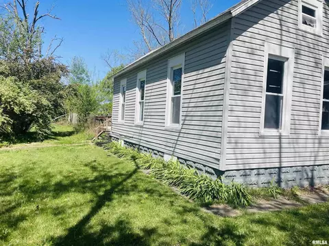 536 S Cherry St, Centralia, IL 62801 photo 3