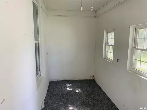 536 S Cherry St, Centralia, IL 62801 photo 9