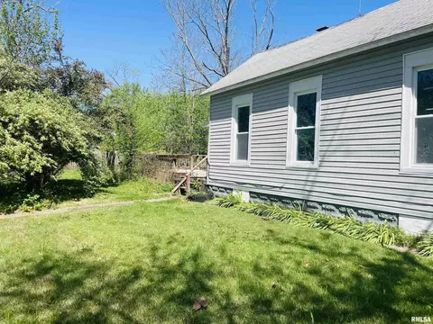 536 S Cherry St, Centralia, IL 62801 photo 4