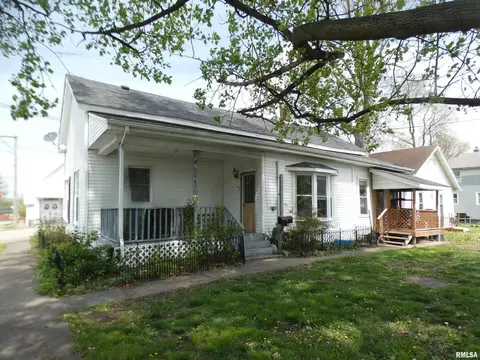 302 S Douglas St, Pinckneyville, IL 62274