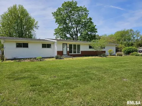 13 Cherry Dr, Mount Vernon, IL 62864 photo 2