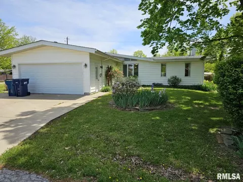 13 Cherry Dr, Mount Vernon, IL 62864 photo 8