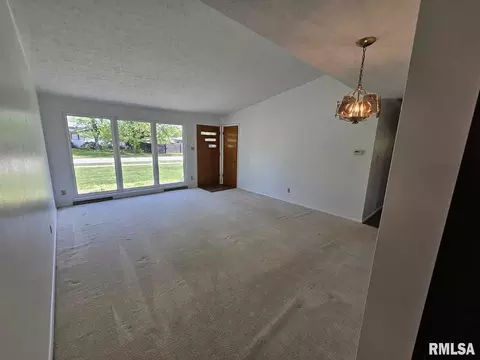 13 Cherry Dr, Mount Vernon, IL 62864 photo 10