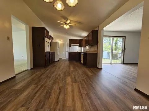 13 Cherry Dr, Mount Vernon, IL 62864 photo 13