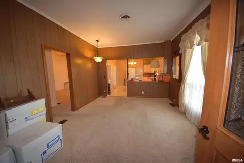 107 Walnut St, Energy, IL 62933 photo 4