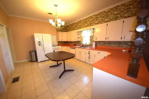 107 Walnut St, Energy, IL 62933 photo 3