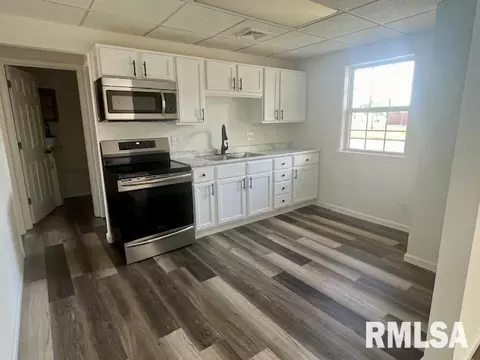 726 E Broadway, Centralia, IL 62801 photo 3