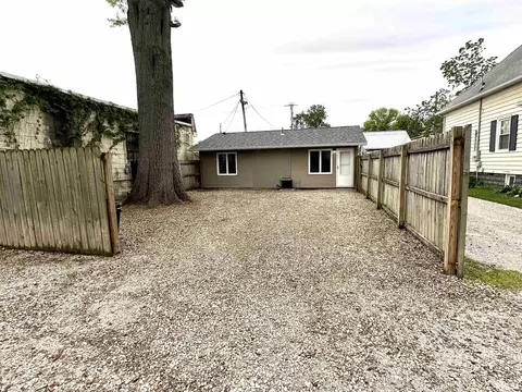 726 E Broadway, Centralia, IL 62801 photo 9