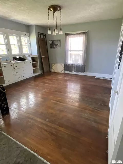 412 E Kerr St, Centralia, IL 62801 photo 5