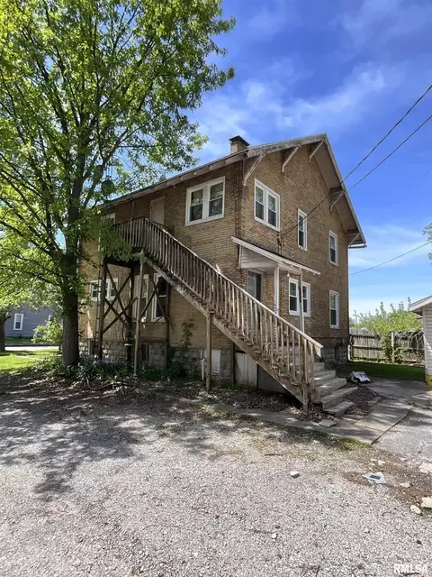 412 E Kerr St, Centralia, IL 62801 photo 2