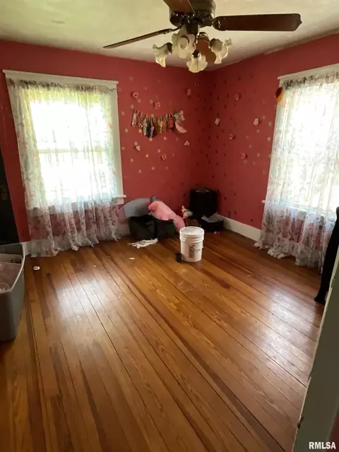 412 E Kerr St, Centralia, IL 62801 photo 9