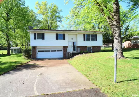 1805 Briarwood, Mount Vernon, IL 62864
