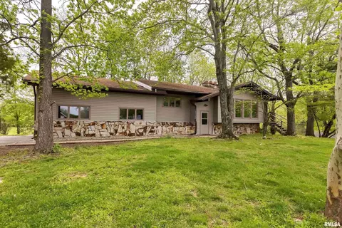 1268 St Vincent Ln, Marion, IL 62959