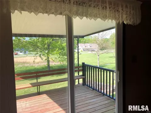 707 Boyd Ave, Iuka, IL 62849 photo 3