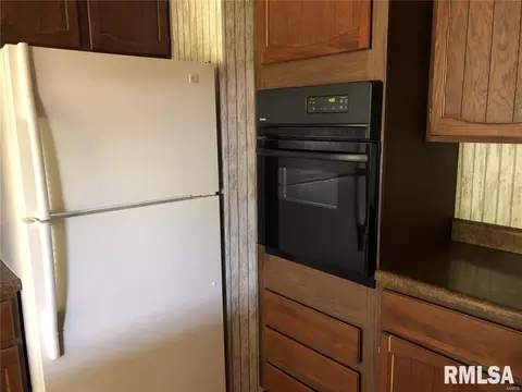 707 Boyd Ave, Iuka, IL 62849 photo 6