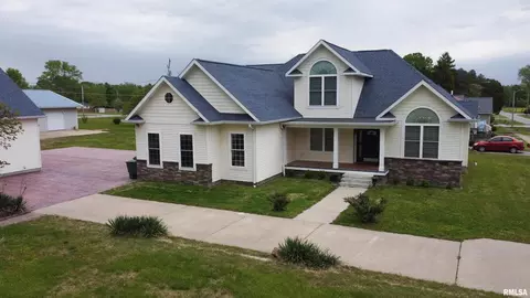 203 E Flora, Valier, IL 62891 photo 4