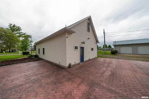 203 E Flora, Valier, IL 62891 photo 57