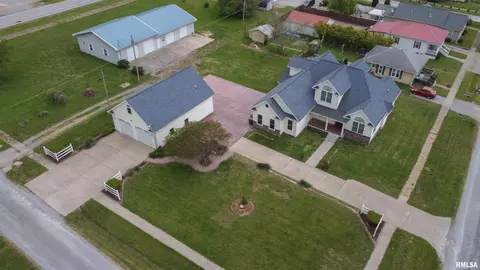203 E Flora, Valier, IL 62891 photo 2