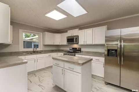 301 E Ford St, Energy, IL 62933 photo 8