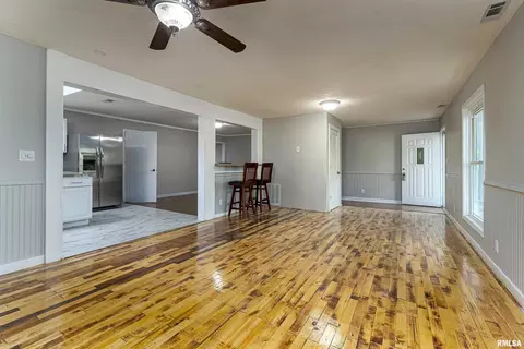 301 E Ford St, Energy, IL 62933 photo 6