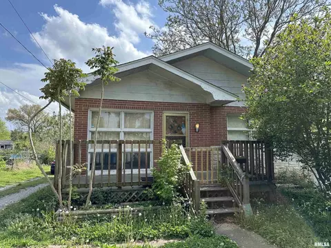 201 W 9th St, Johnston City, IL 62951