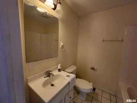540 E North Ave, Flora, IL 62839 photo 10